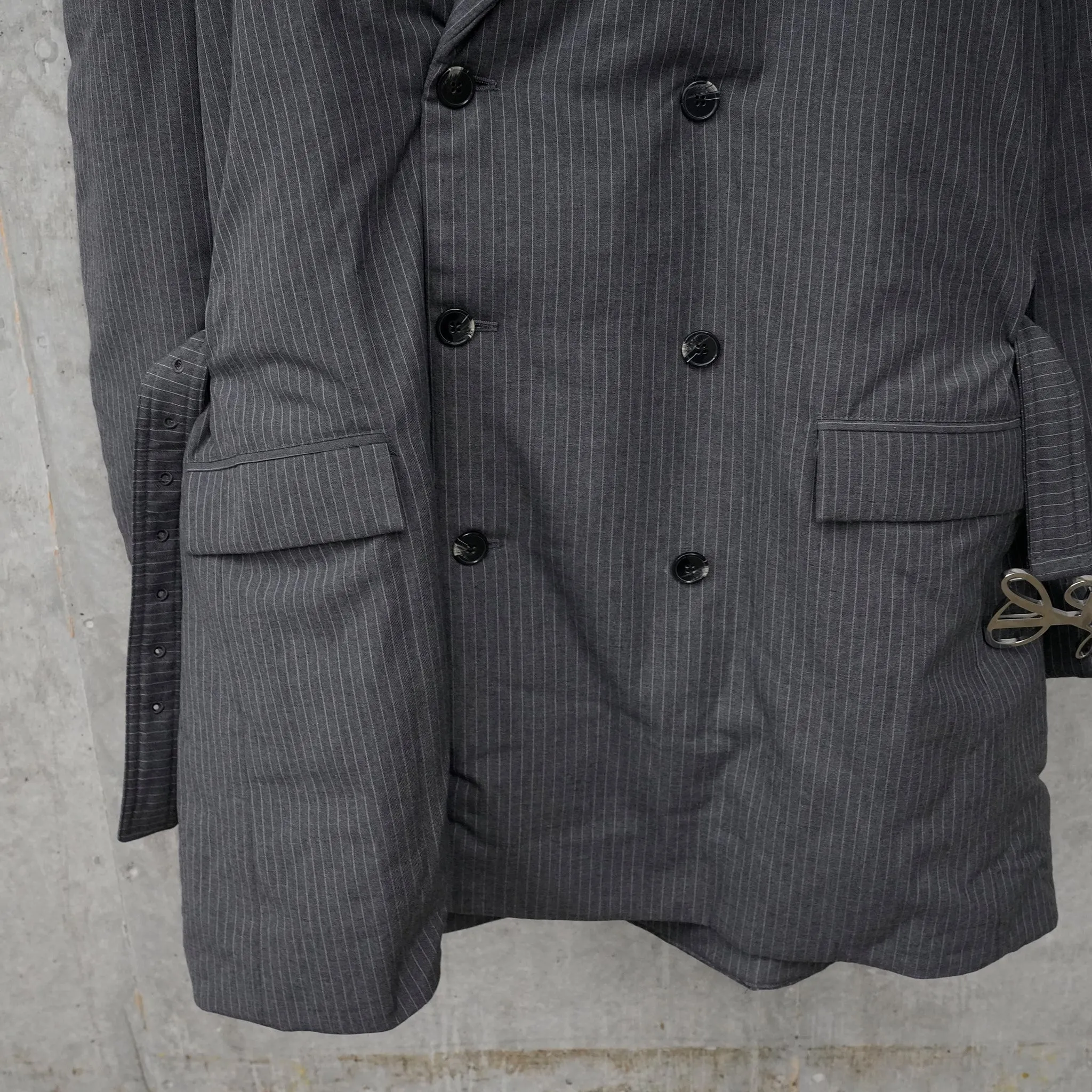 BELTED PUFF BLAZER / CHARCOAL