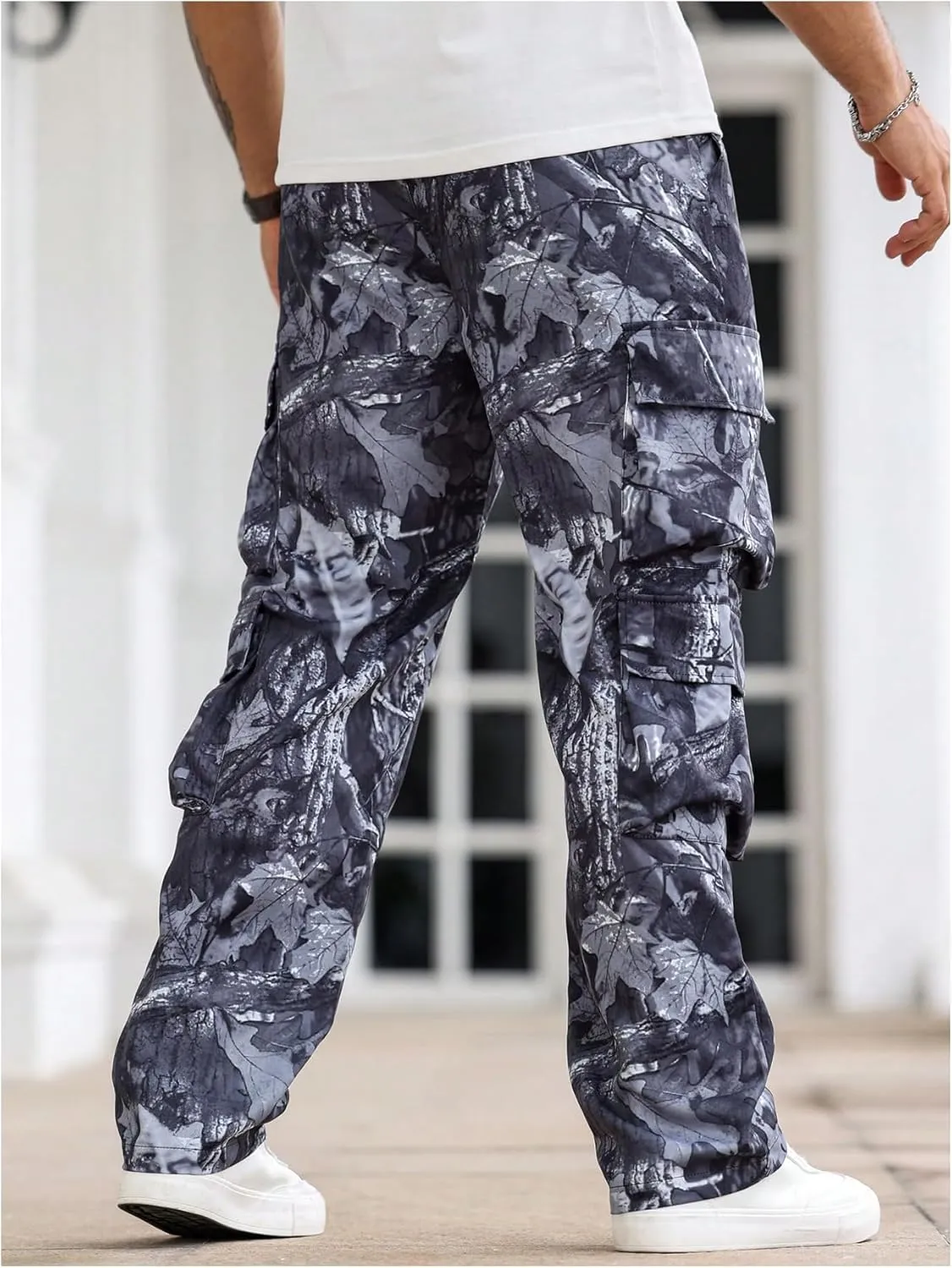 Verdusa Men's Camo Cargo Pants Straight Leg Drawstring Waist Long Trousers with Multi Pockets