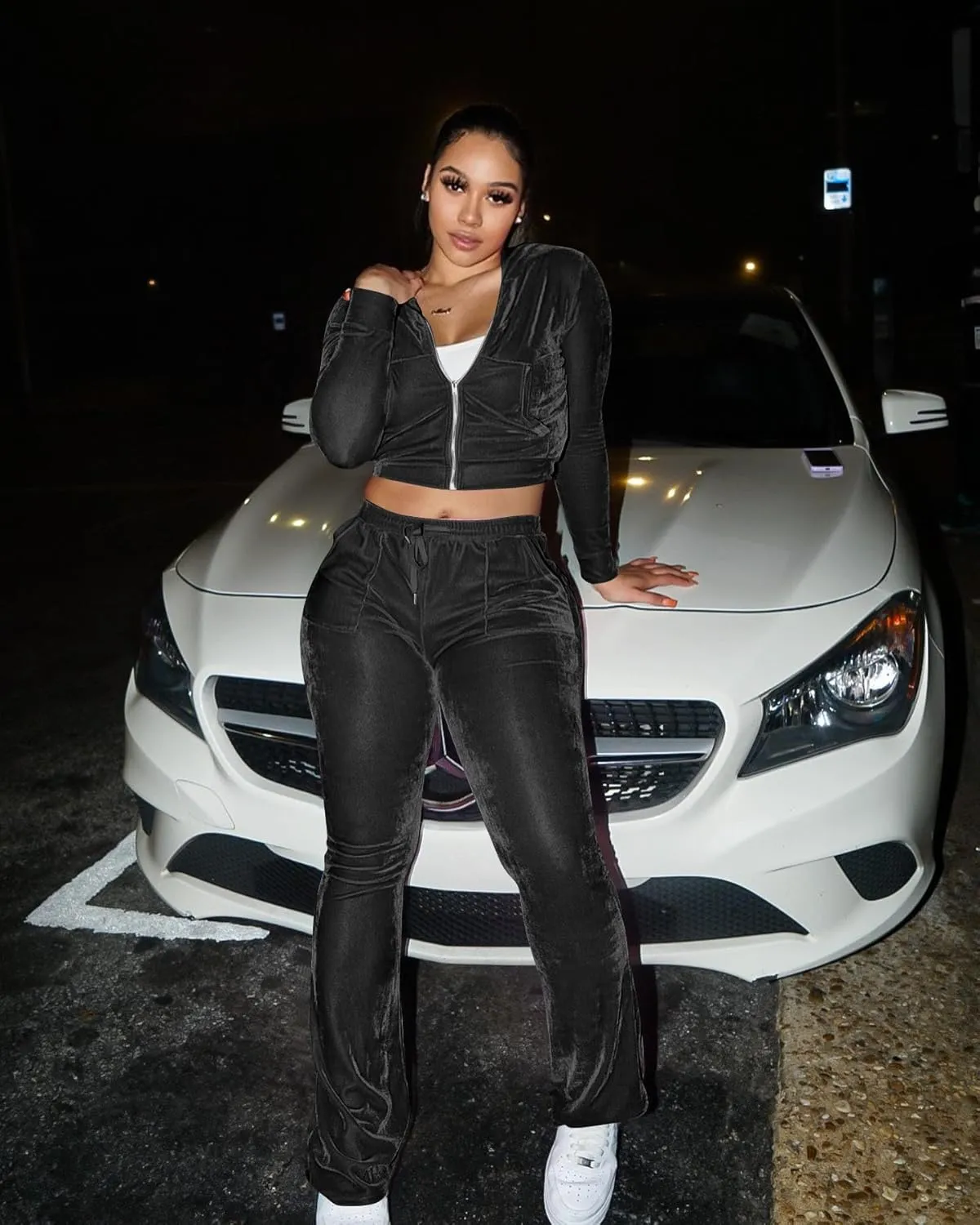 yidengymx Womens Velour Tracksuit Two Piece Outfits for Women Long Sleeve Hooded Zip Crop Tops Flared Pants Set